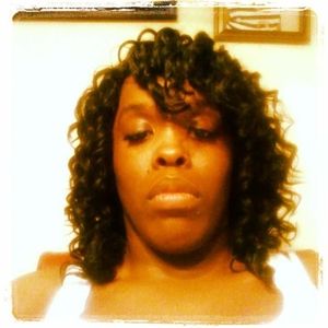 Meet your Posher, Carmilla